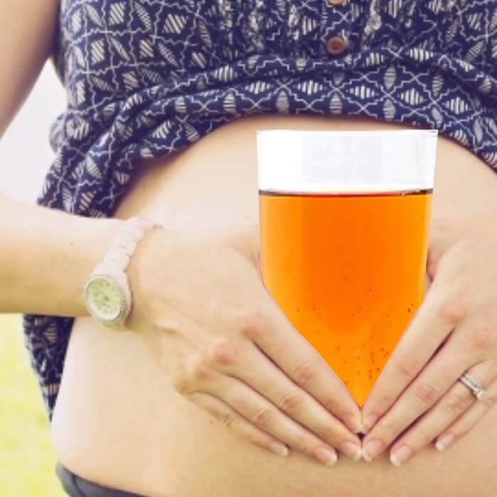 Квас беременности можно. Пиво беременным. Квас беременным. Женщина пьет квас. Пиво для беременных с витаминами.